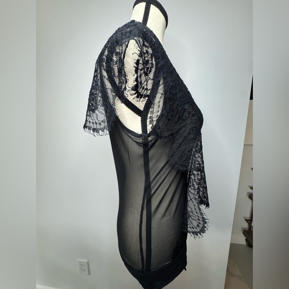 ZARA Lace Bodysuit | Size M | Flattering Fit & Unique Details - Picture 3 of 11